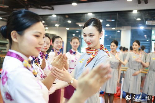 渝航渝鐵展風(fēng)采，空動雙姝共筑服務(wù)新篇——記重慶空姐動姐聯(lián)合服務(wù)禮儀培訓(xùn)備戰(zhàn)暑運